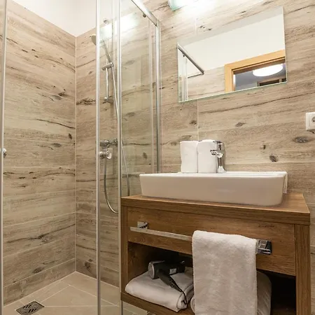 ホテル Alpenparks & Alpendorf *