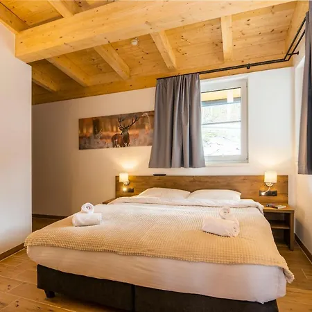 Отель Alpenparks & Alpendorf *