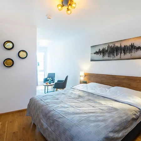 Alpenparks & Alpendorf Отель *